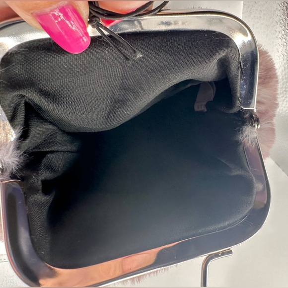 NWT VERY CUTE FUR EFFECT COIN PURSE - Picture 3 of 8